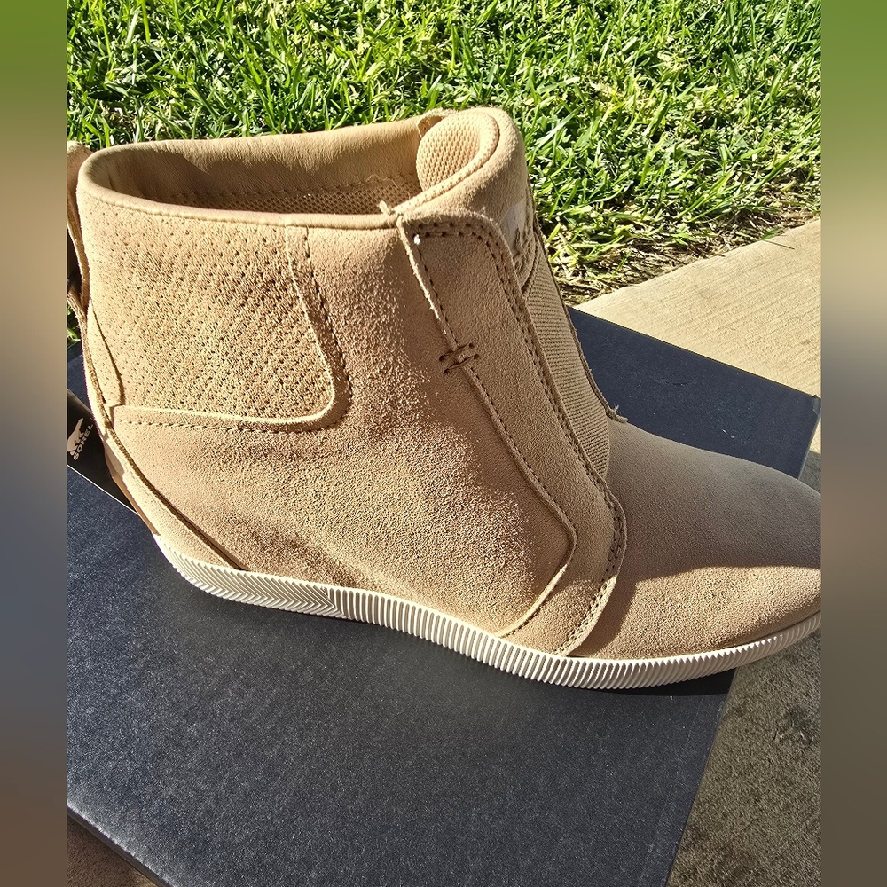 Women's Sorel Pull On Wedge SNEAKERS